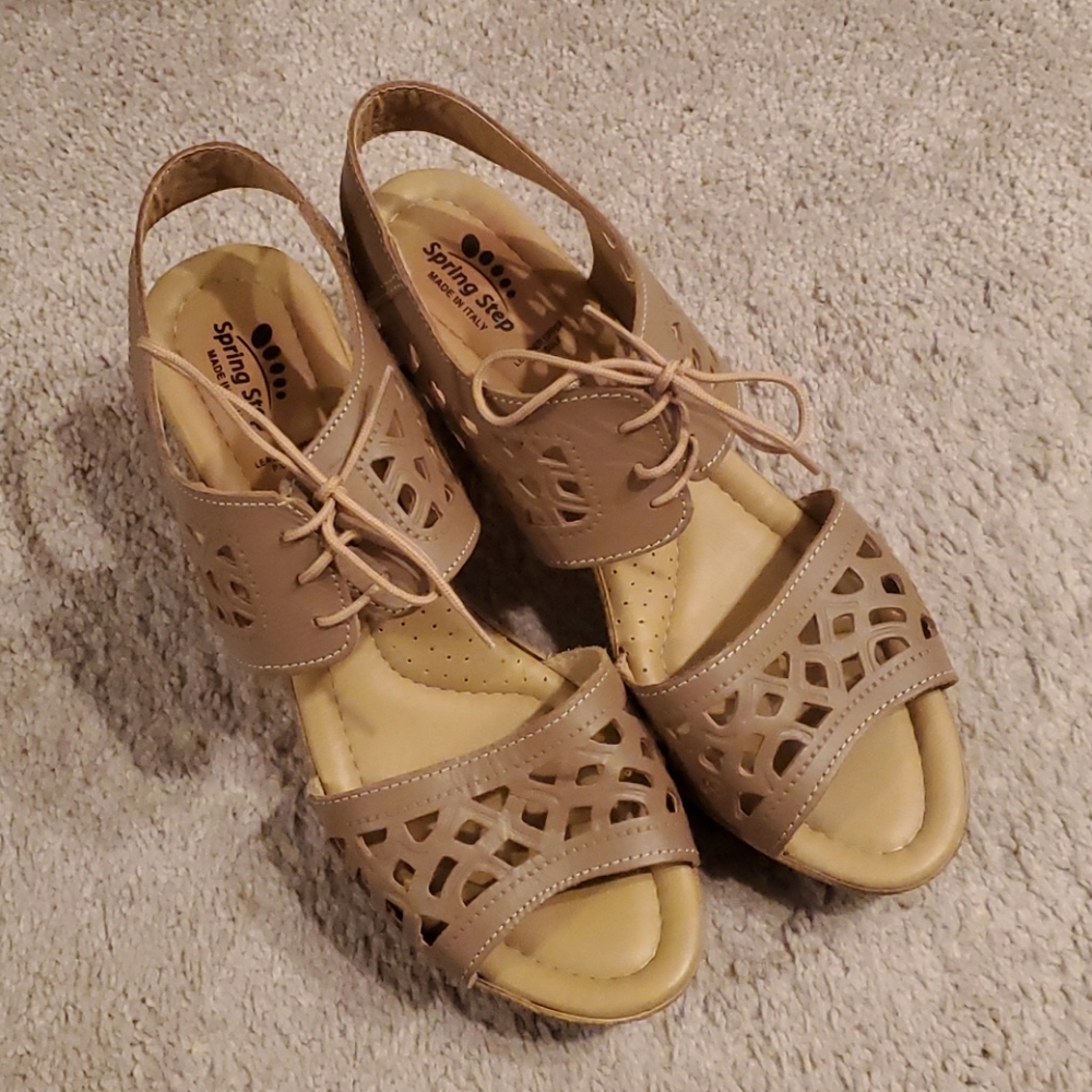 Spring Step Tan Sandals 42 10.5